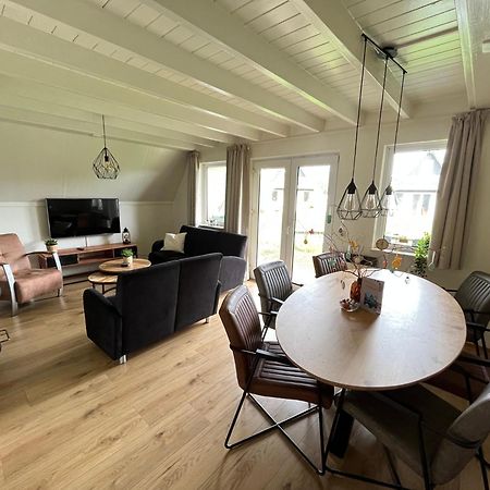 Vakantiepunt 142 - Moderne Vakantiewoning Aan Het Water! Gramsbergen Buitenkant foto