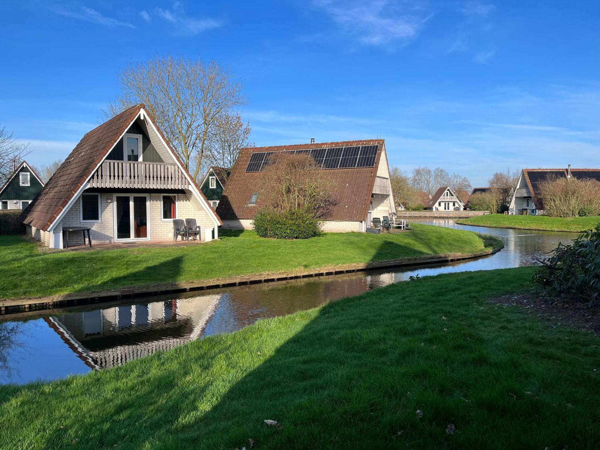 Vakantiepunt 142 - Moderne Vakantiewoning Aan Het Water! Villa Gramsbergen Buitenkant foto