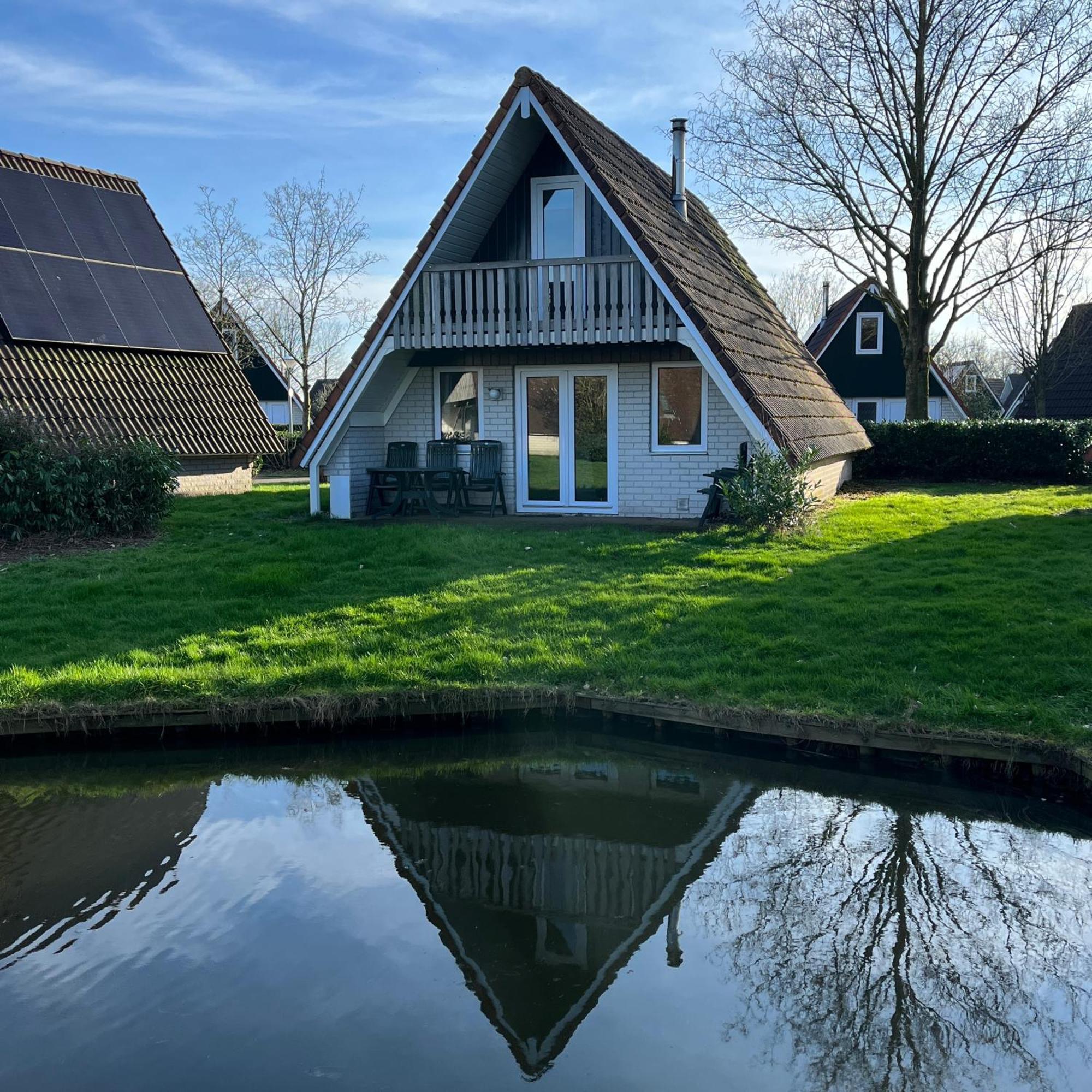 Vakantiepunt 142 - Moderne Vakantiewoning Aan Het Water! Villa Gramsbergen Buitenkant foto